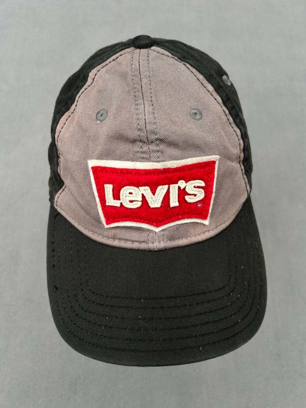 Levi's Black and Grey Batwing Logo Adjustable Baseball Hat Cap H203